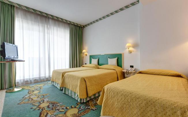 Фото отеля Aris Garden Hotel