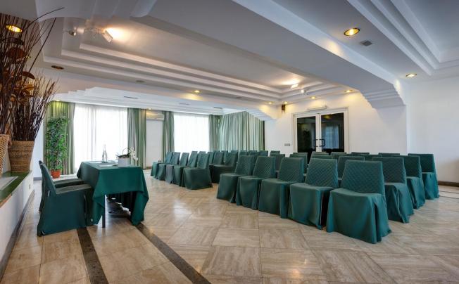 Фото отеля Aris Garden Hotel