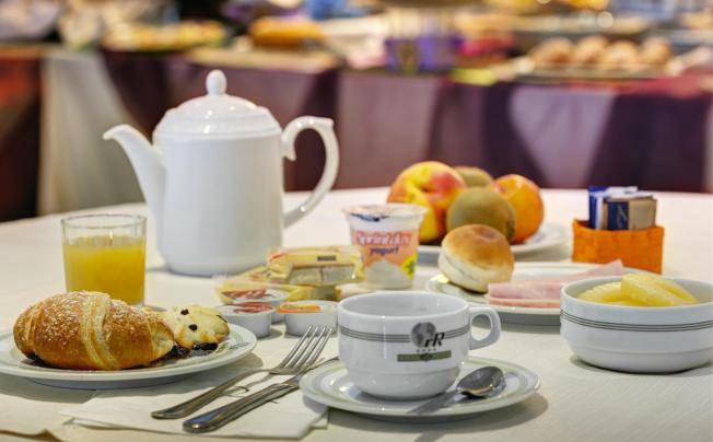 Фото отеля Aris Garden Hotel