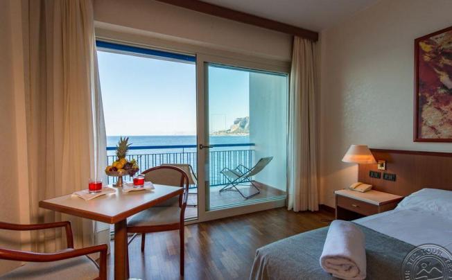 Фото отеля SPLENDID LA TORRE HOTEL 