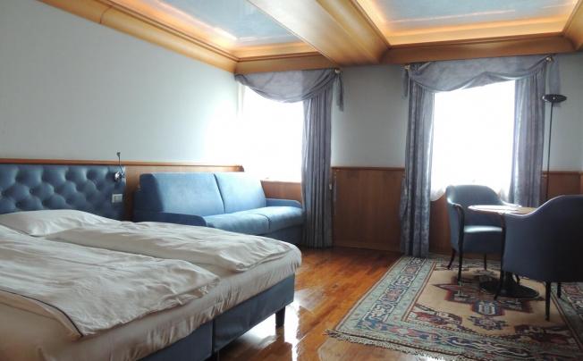 Фото отеля Astoria Grand Hotel