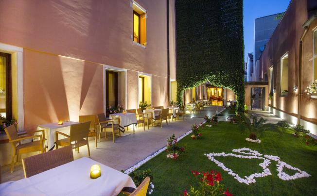 Фото отеля Ai Mori d'Oriente Hotel