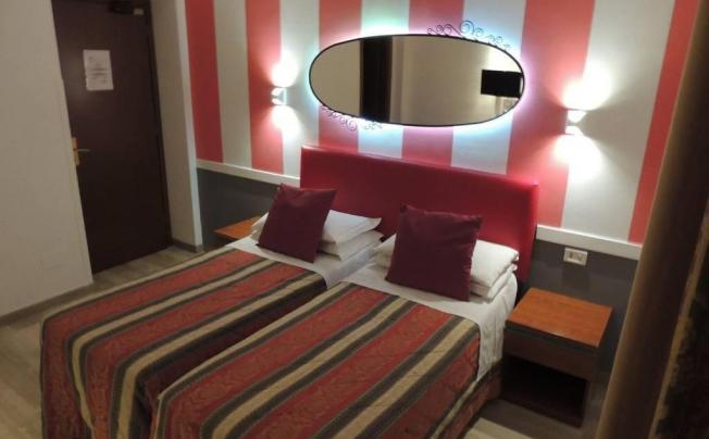 Фото отеля Center 1 & 2 Hotel