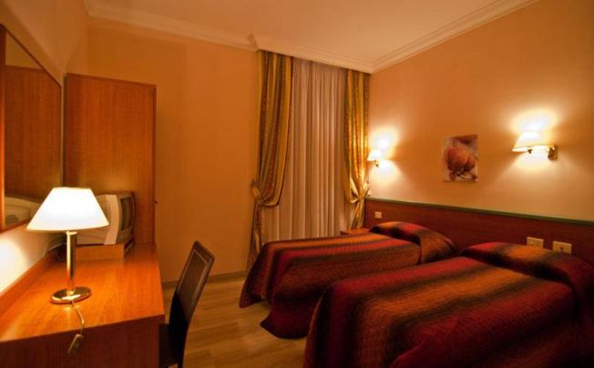 Фото отеля Center 1 & 2 Hotel