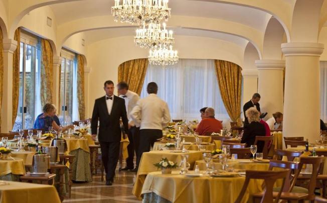 Фото отеля Grand Excelsior Hotel