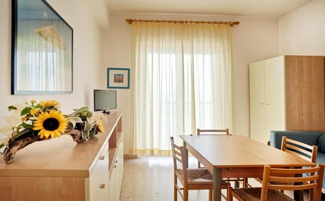 Фото отеля Tourist Residence