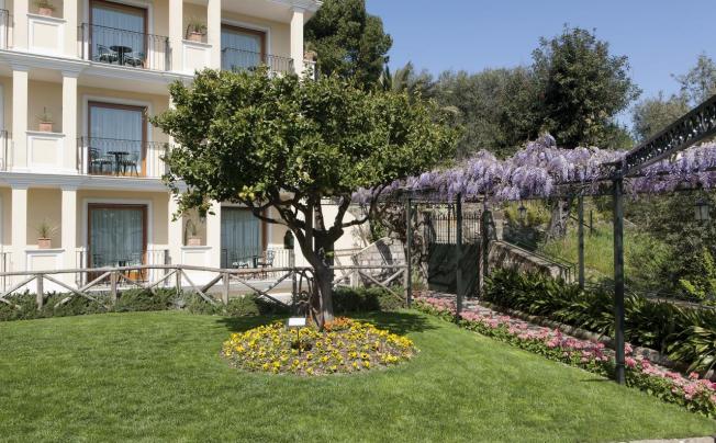 Фото отеля Grand hotel capodimonte