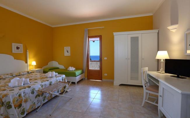 Фото отеля TH GIOIOSA MAREA VILLAGE CAPO CALAVA