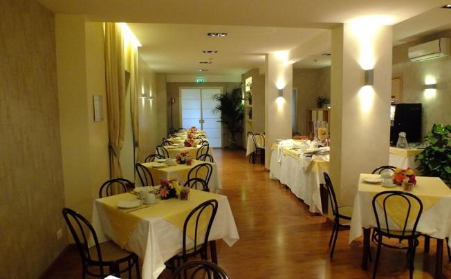 Фото отеля Consul Hotel