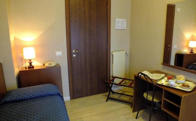 Фото отеля Consul Hotel