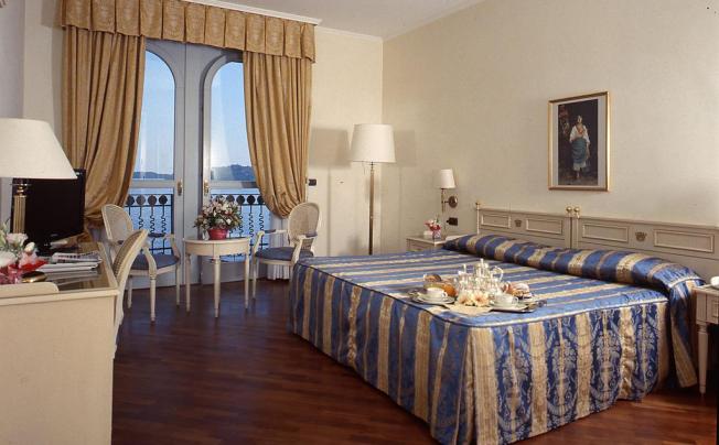Фото отеля Savoy Palace