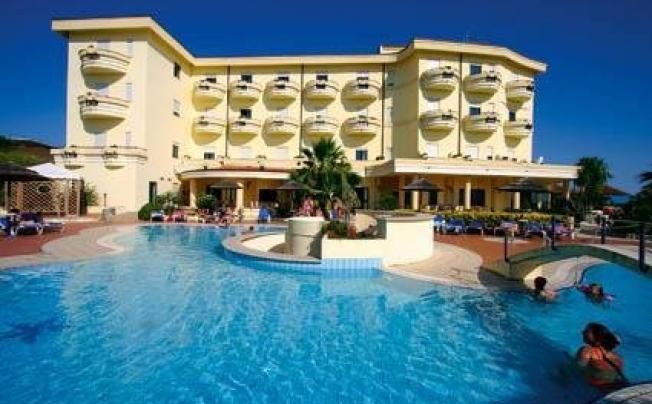 Фото отеля Sunshine Club Hotel