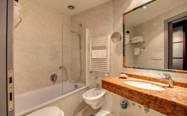 Фото отеля Athenaeum Personal Hotel