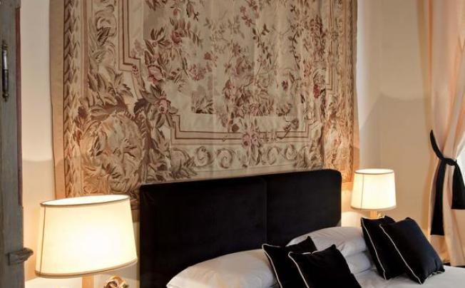 Фото отеля The J&J Hotel