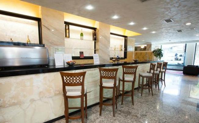Фото отеля Alexander Palace Hotel