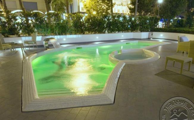 Фото отеля Mercure Lungomare
