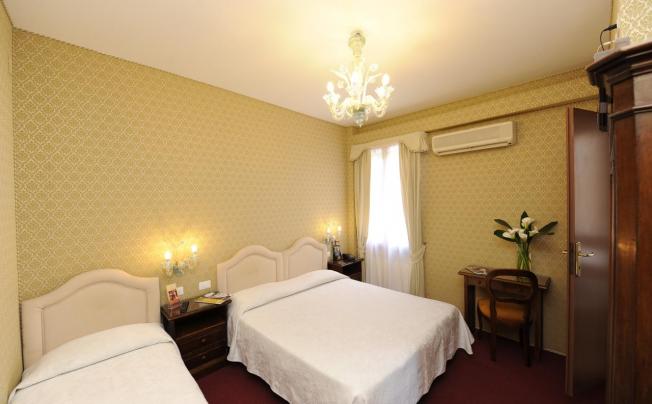 Фото отеля Hotel Villa Rosa