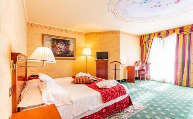 Фото отеля Cristallo Hotel