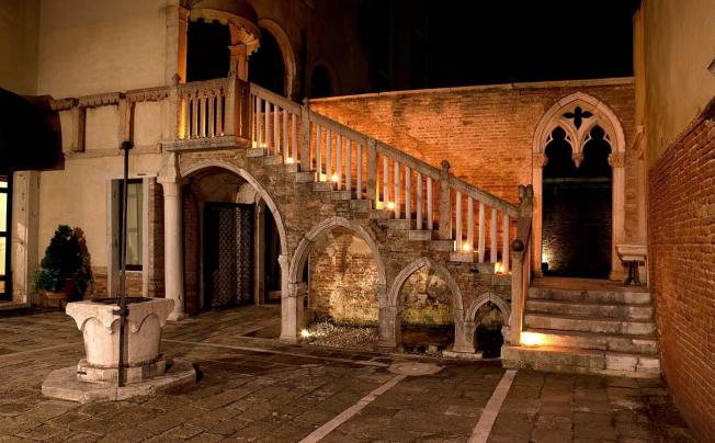 Фото отеля Palazzo Contarini Della Porta Di Ferro