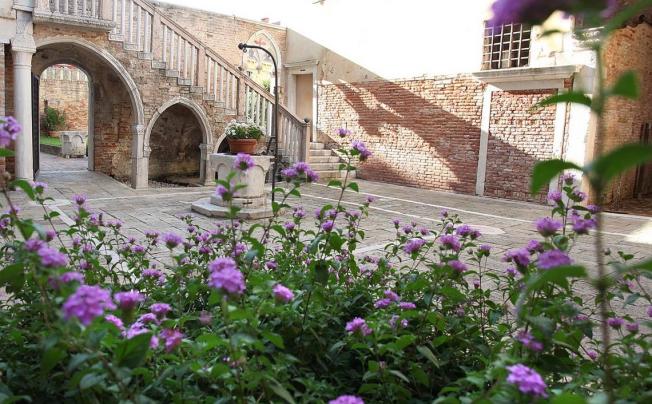 Фото отеля Palazzo Contarini Della Porta Di Ferro