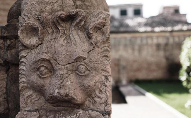 Фото отеля Palazzo Contarini Della Porta Di Ferro