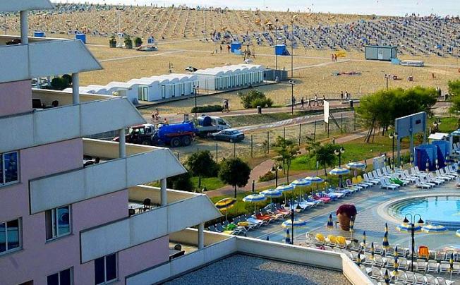 Фото отеля Holiday Aparthotel
