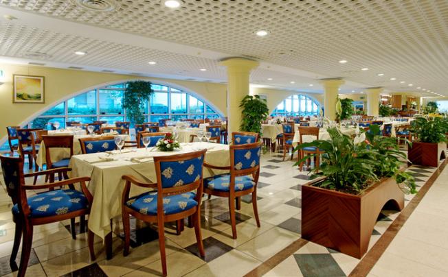 Фото отеля Holiday Aparthotel