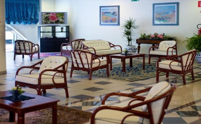 Фото отеля Holiday Aparthotel