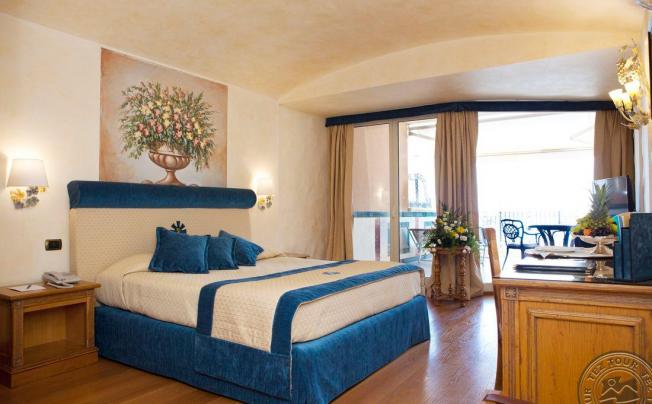 Фото отеля Mazzaro Sea Palace