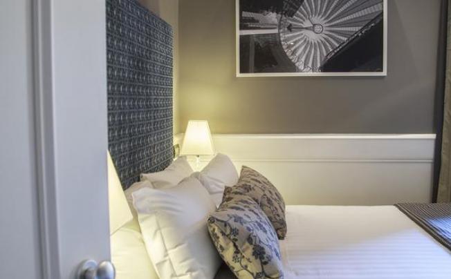 Фото отеля INDEPENDENT SUITES