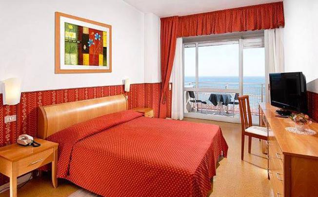 Фото отеля Napoleon Beach Hotel