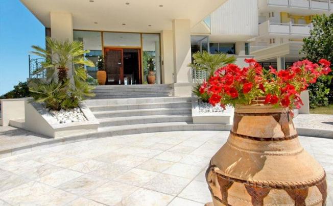 Фото отеля Napoleon Beach Hotel