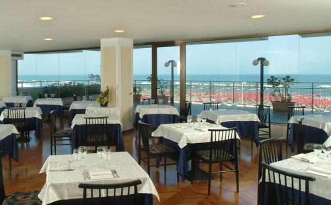 Фото отеля Napoleon Beach Hotel