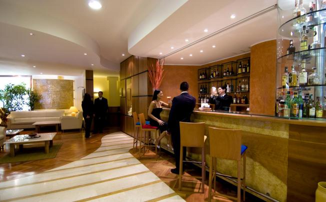 Фото отеля Holiday Inn Cagliari