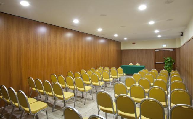 Фото отеля Holiday Inn Cagliari