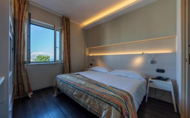 Фото отеля Central Hotel Sorrento