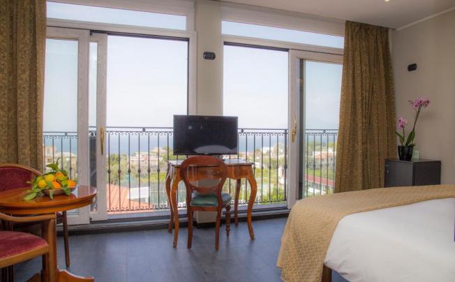 Фото отеля Central Hotel Sorrento