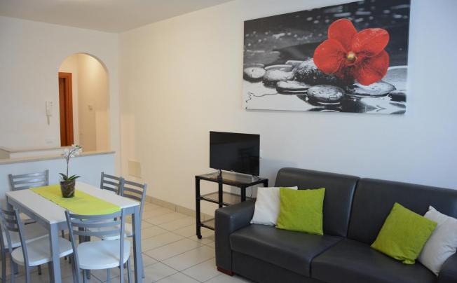 Фото отеля Residence green apartment