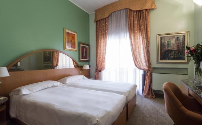 Фото отеля Hotel Carrobbio Milano