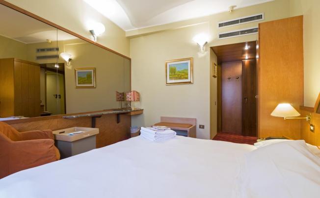 Фото отеля Hotel Carrobbio Milano