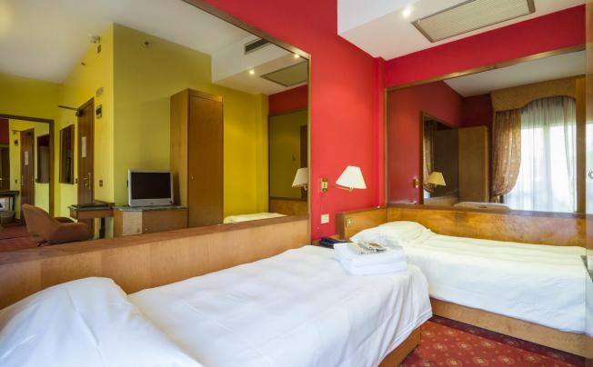 Фото отеля Hotel Carrobbio Milano