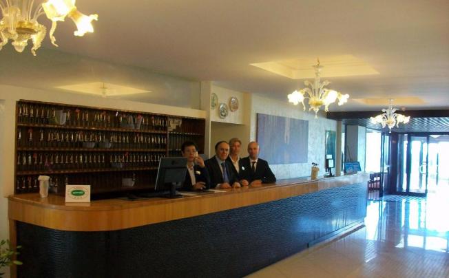 Фото отеля Caravelle Hotel