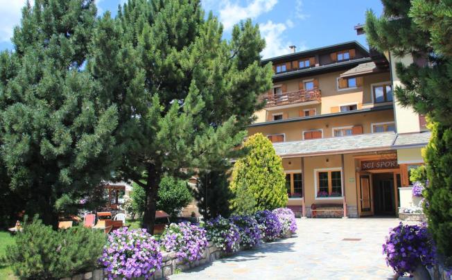 Фото отеля MEUBLE SCI SPORT HOTEL AND RESIDENCE 