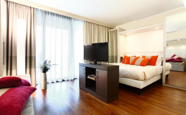 Фото отеля Ramada Plaza Milano