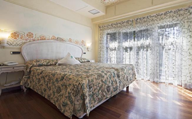 Фото отеля Suite Hotel Nettuno