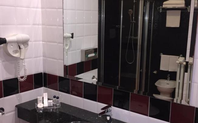 Фото отеля RADA SIRI HOTEL