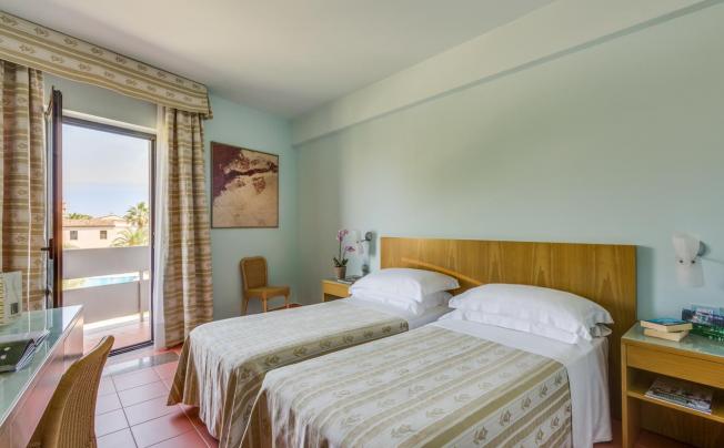 Фото отеля RADA SIRI HOTEL