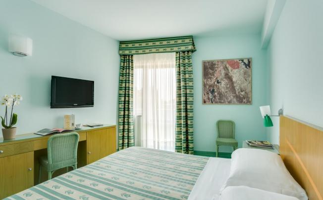 Фото отеля RADA SIRI HOTEL