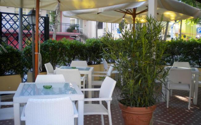 Фото отеля Hotel nova dhely