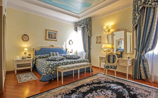 Фото отеля Daniel's Hotel